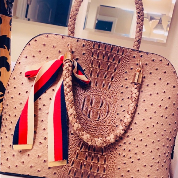 Handbag - Picture 3 of 11